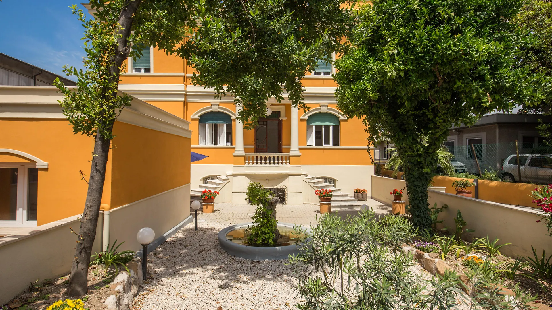 Relais La Torretta Bed & Breakfast Rome 2*,