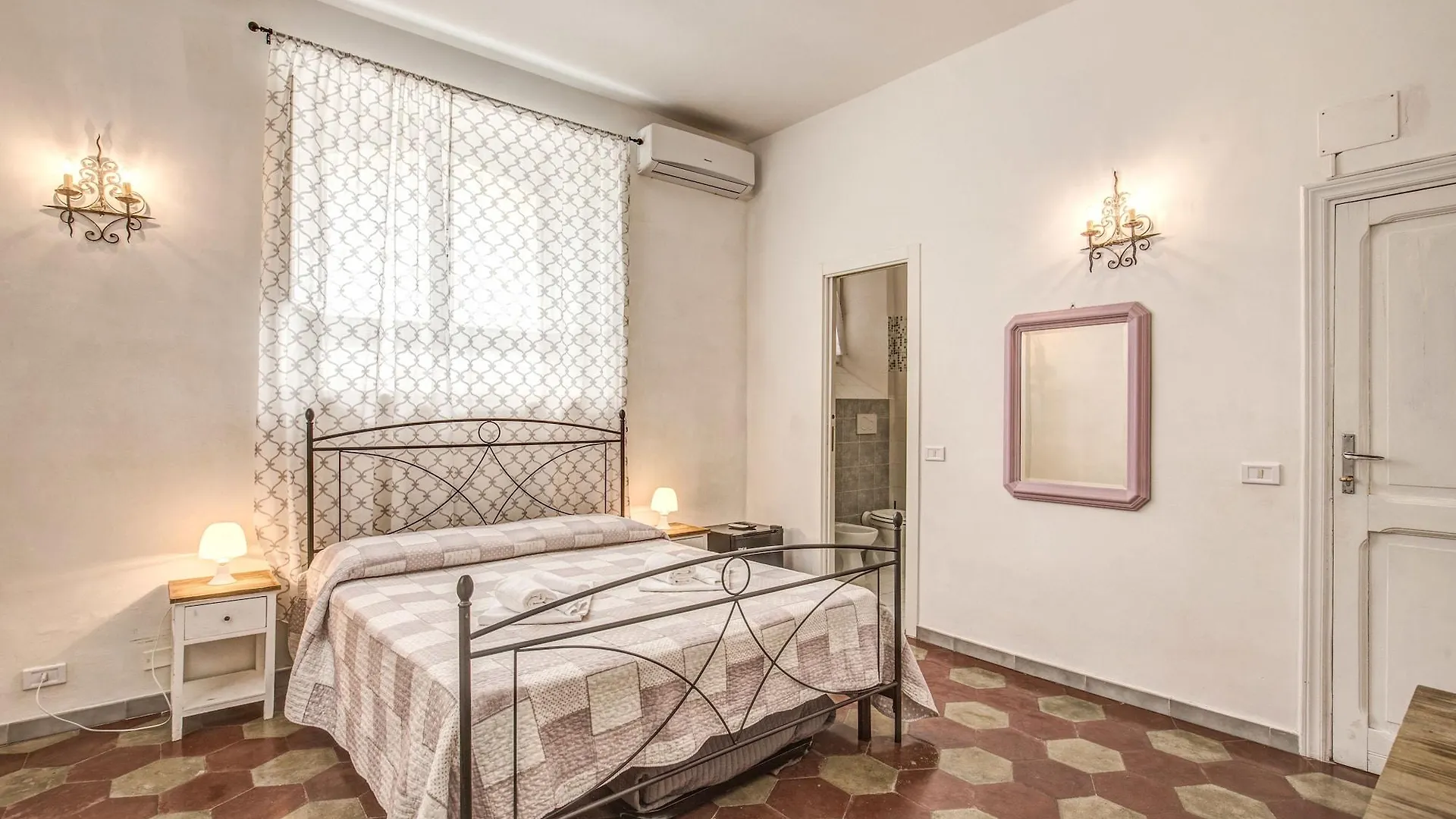 Relais La Torretta Bed & Breakfast Rome 2*,