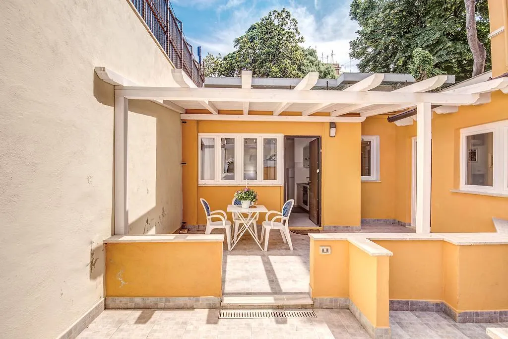 Relais La Torretta Bed & Breakfast Rome 2*,  Italy